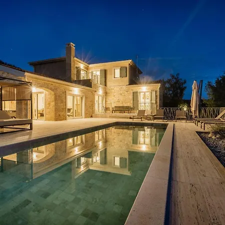 Mila With Private Pool, Bbq And Jacuzzi 빌라 *