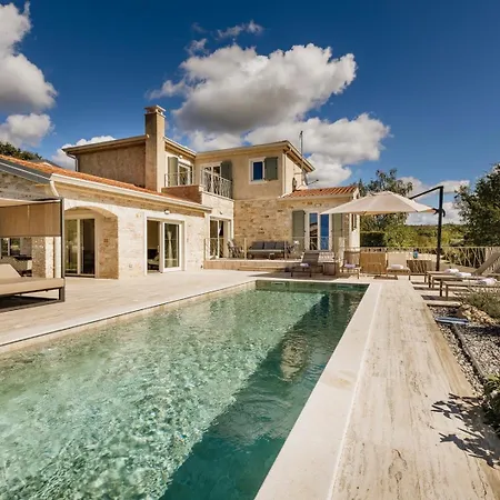 빌라 Mila With Private Pool, Bbq And Jacuzzi *