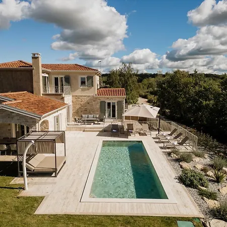 Vila Mila With Private Pool, Bbq And Jacuzzi