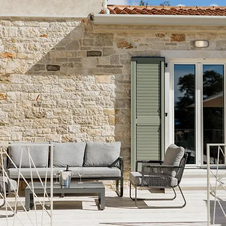 Vila Mila With Private Pool, Bbq And Jacuzzi