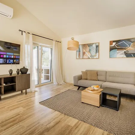 Mila With Private Pool, Bbq And Jacuzzi *