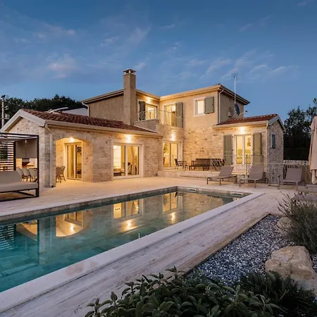 Villa Mila With Private Pool, Bbq And Jacuzzi *