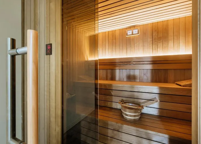 Mila With Private Pool, Bbq And Jacuzzi Vila *