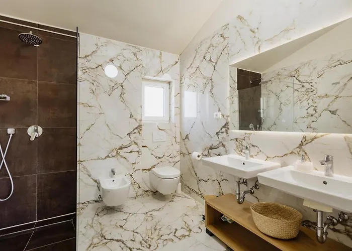 Mila With Private Pool, Bbq And Jacuzzi Visnjan