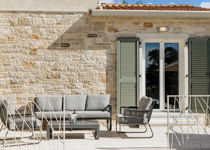 Vila Mila With Private Pool, Bbq And Jacuzzi