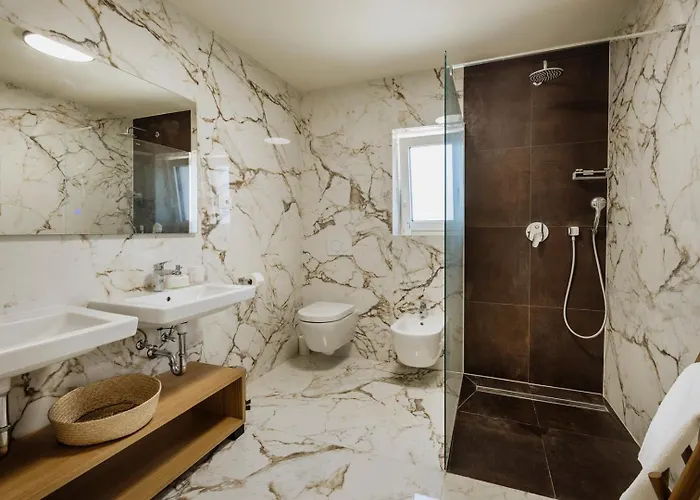 Mila With Private Pool, Bbq And Jacuzzi