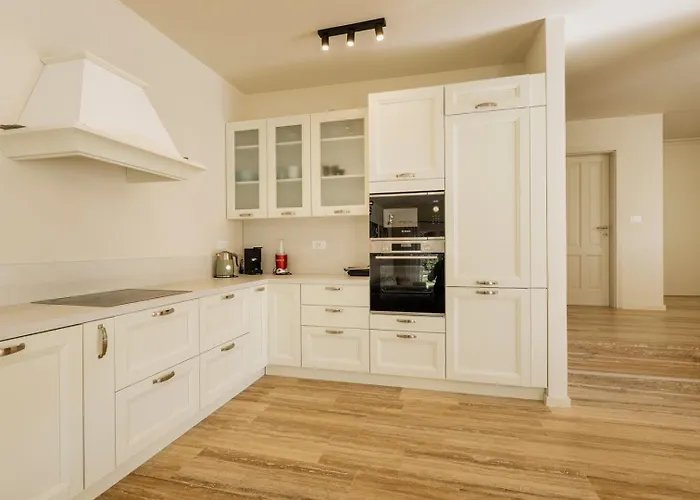 Mila With Private Pool, Bbq And Jacuzzi