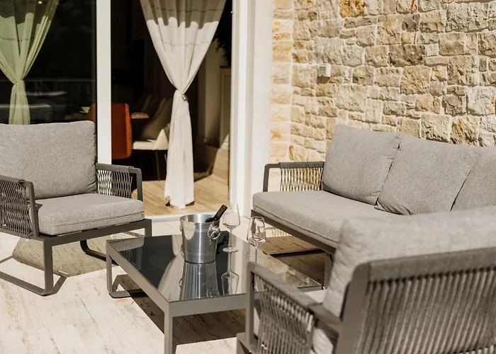 Vila Mila With Private Pool, Bbq And Jacuzzi *