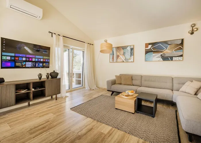 Mila With Private Pool, Bbq And Jacuzzi *