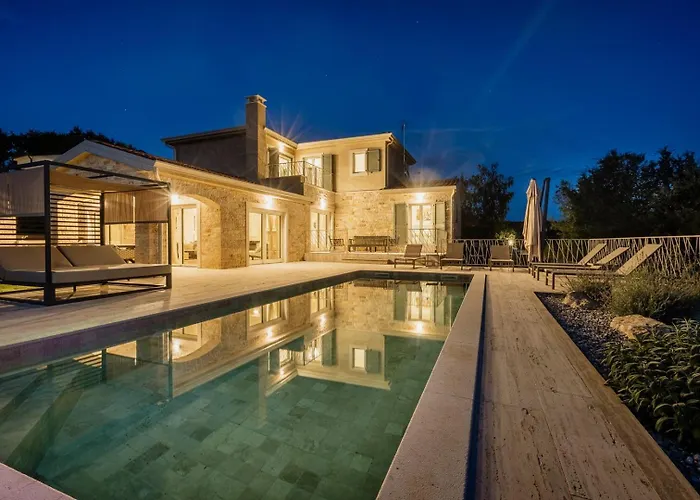 Mila With Private Pool, Bbq And Jacuzzi Vila *